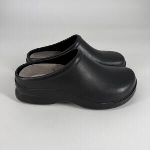 Klogs Footwear Navy 'Dusty' Slip Resistant Mule Black Clog Slip-On Shoes 7 Wide